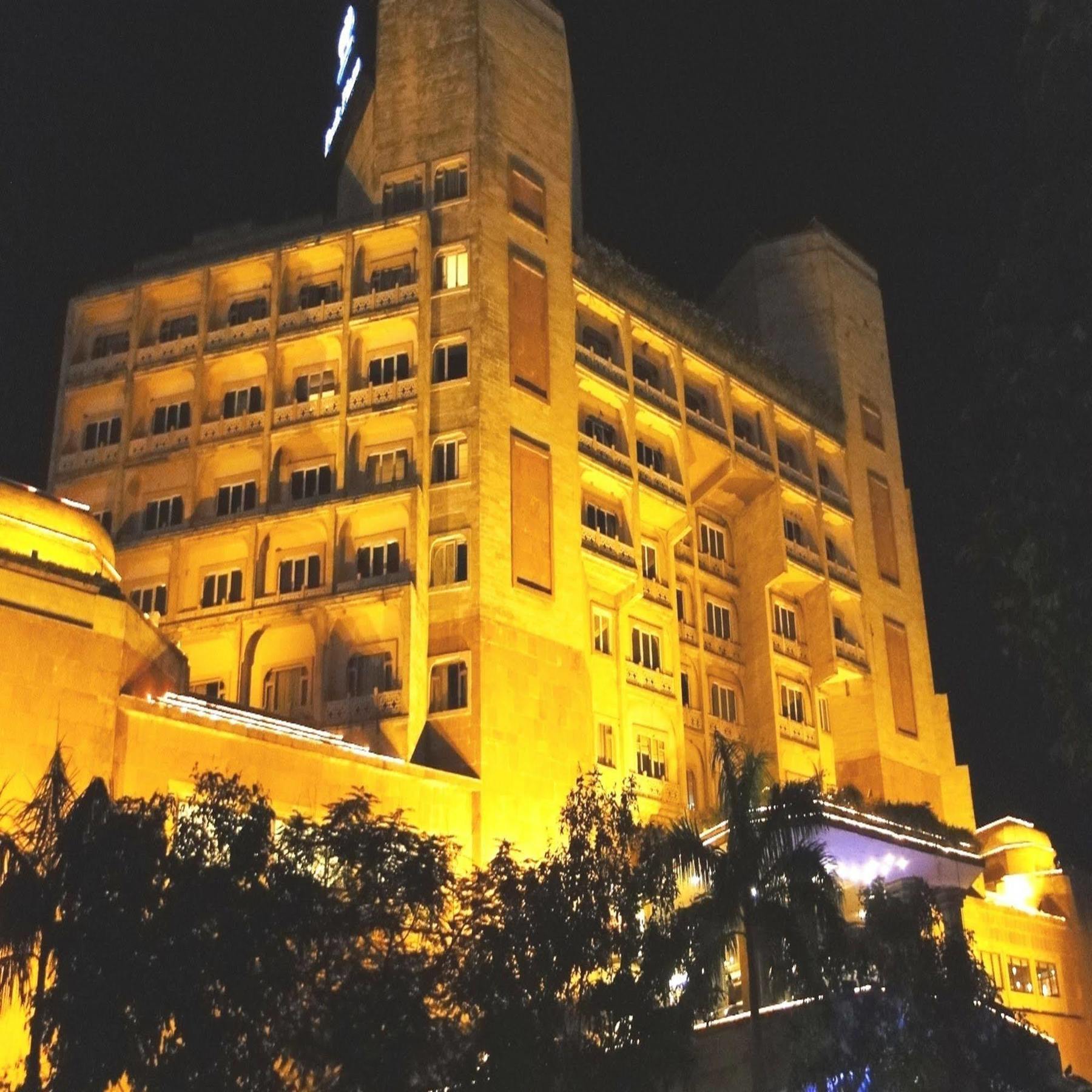Park Plaza, Ludhiana Hotel Kültér fotó